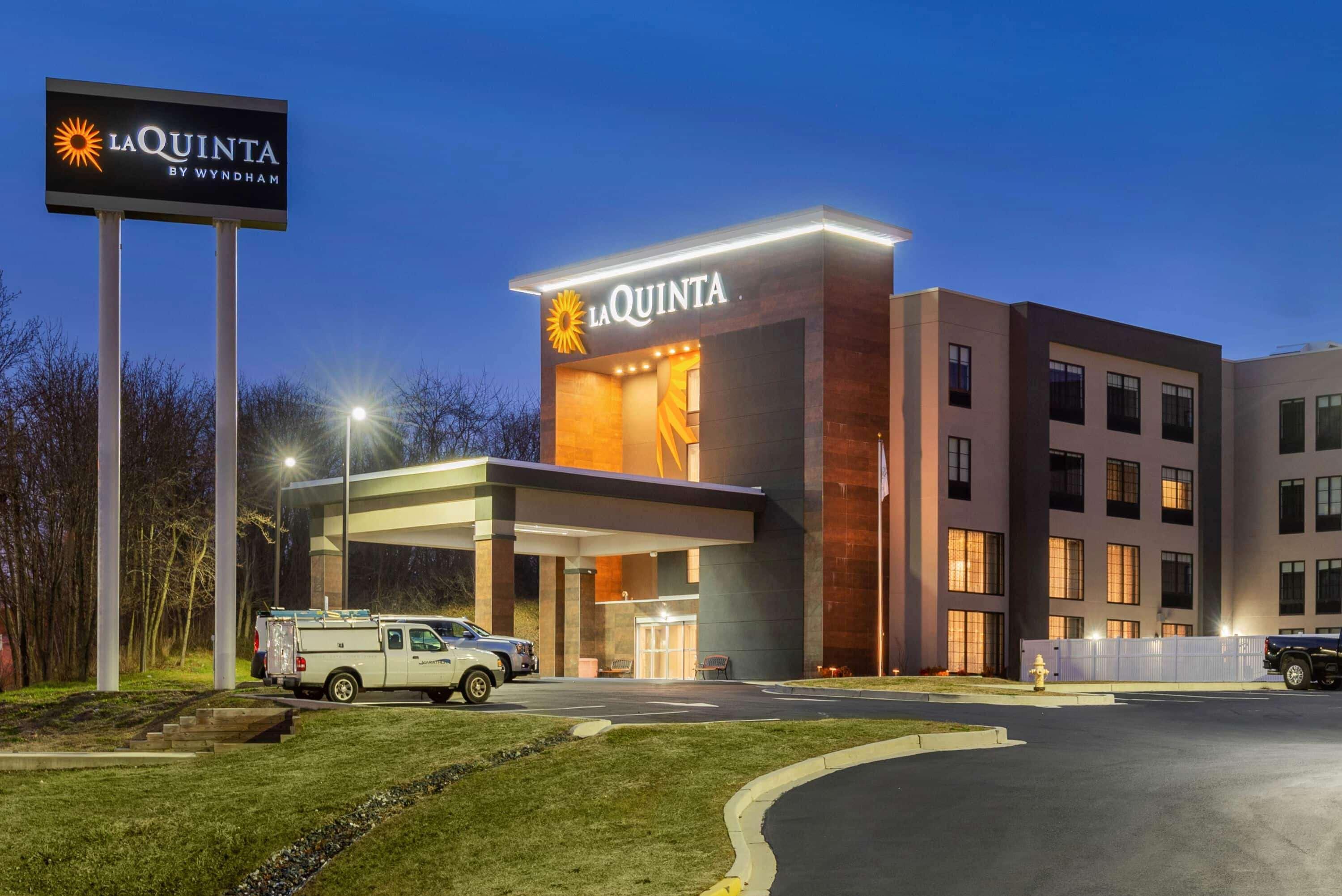 La Quinta By Wyndham Aberdeen-Apg Hotel Exterior photo