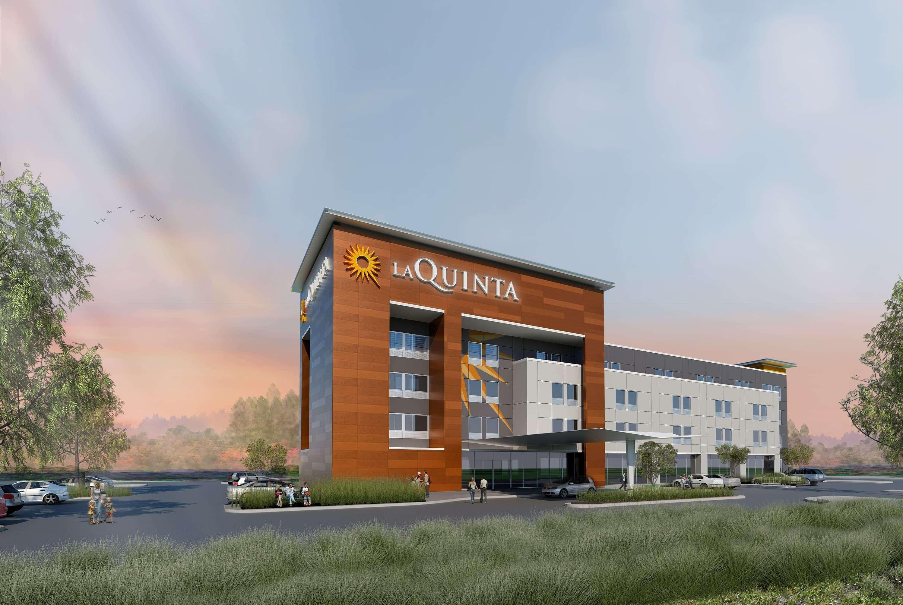 La Quinta By Wyndham Aberdeen-Apg Hotel Exterior photo